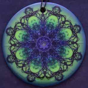 ROUND CERAMIC
ORNAMENT
GREEN BLUE2